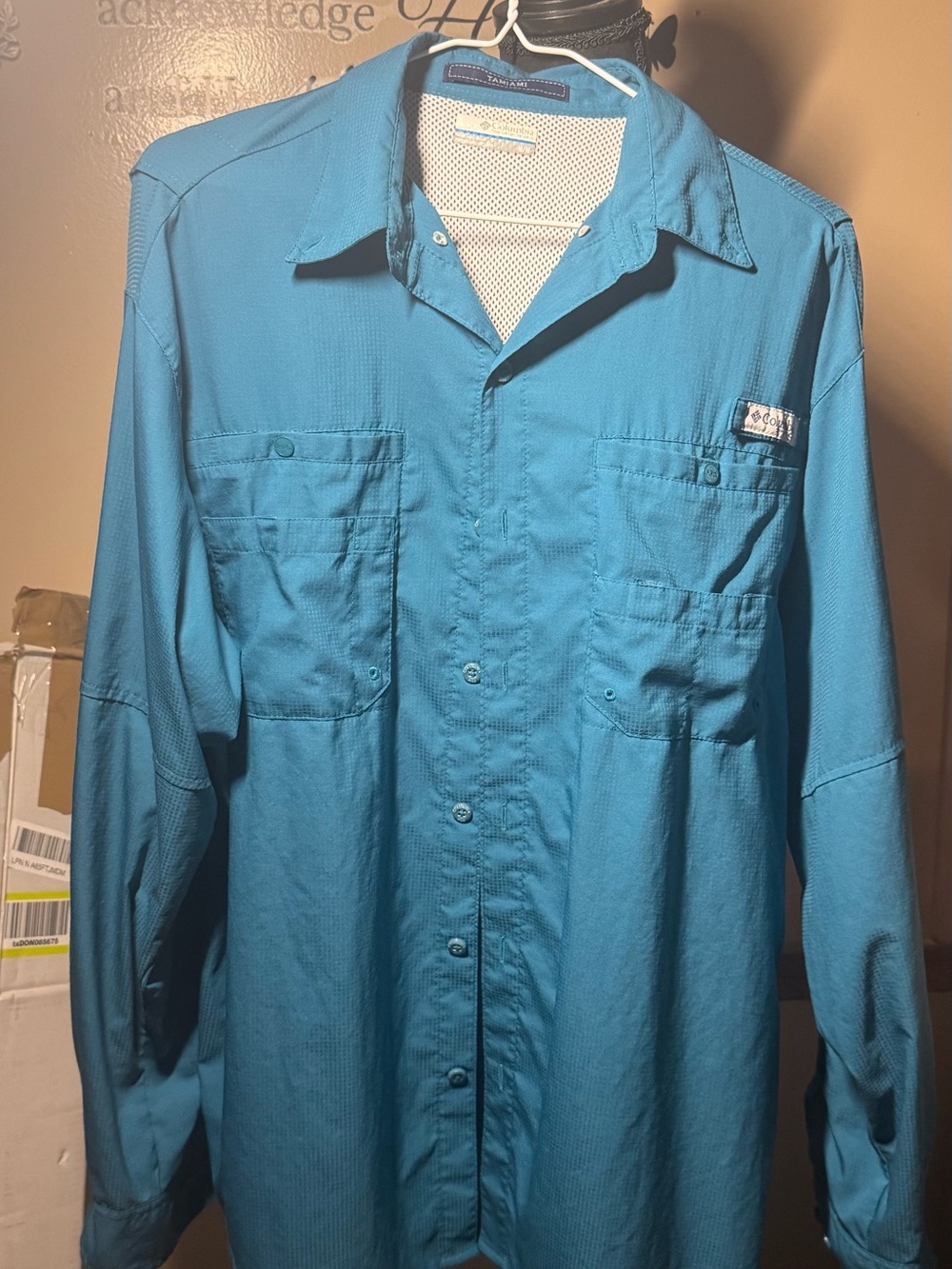 Columbia Men's Button-Down Shirt in Teal Blue